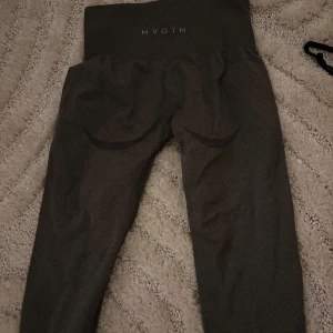  leggings från NVGTN - NVGTN gröna leggings