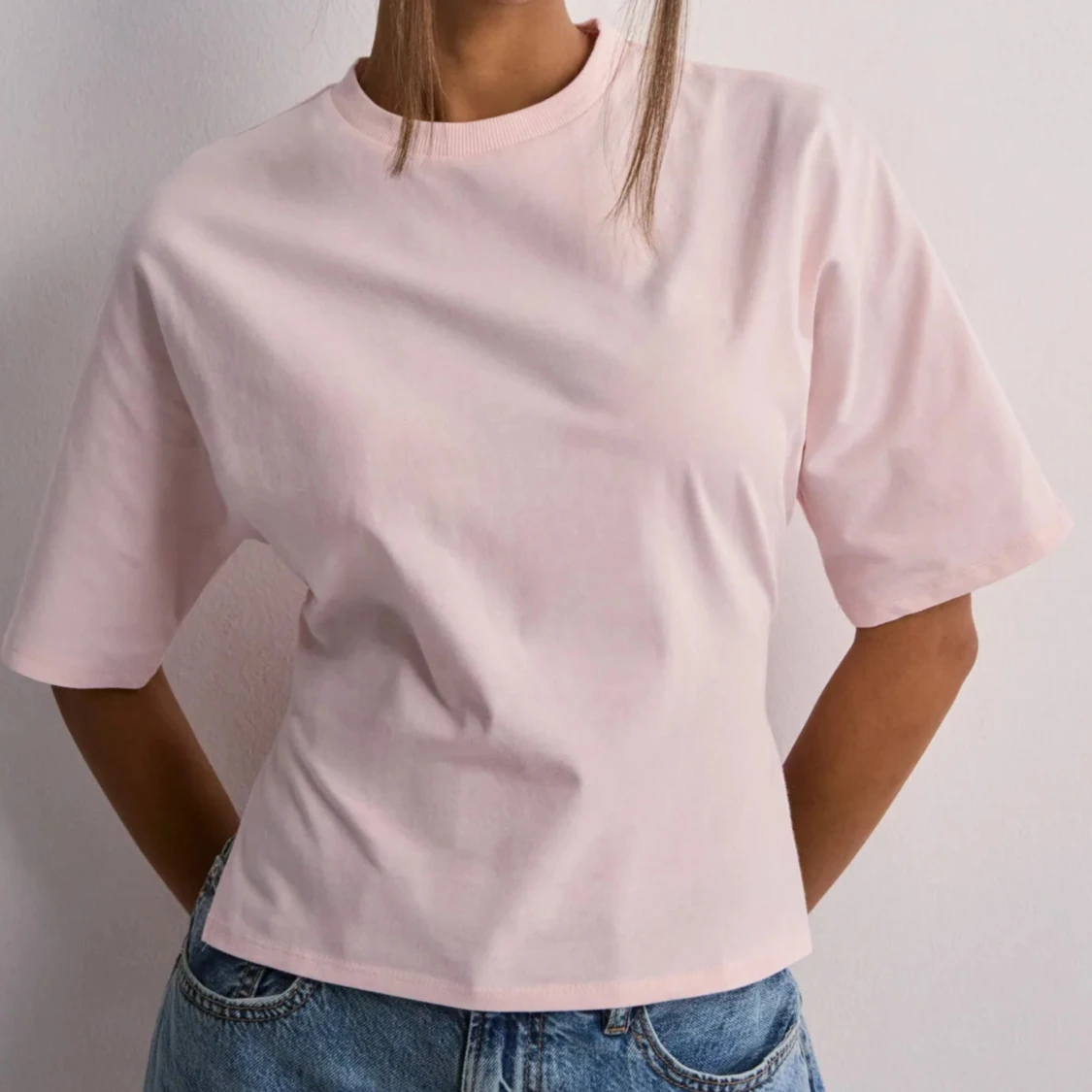 Ljusrosa croppad topp med knyt - 1