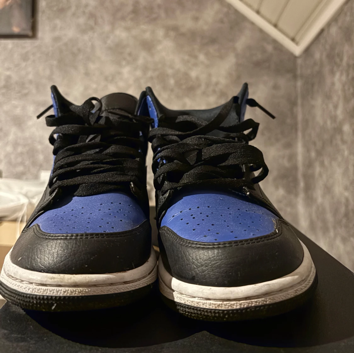 Nike Air Jordan 1 Mid i svart och blå - 3