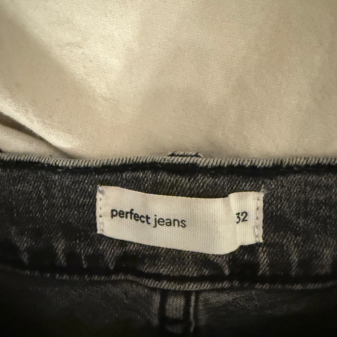 Grå bootcut jeans från Gina tricot - 2