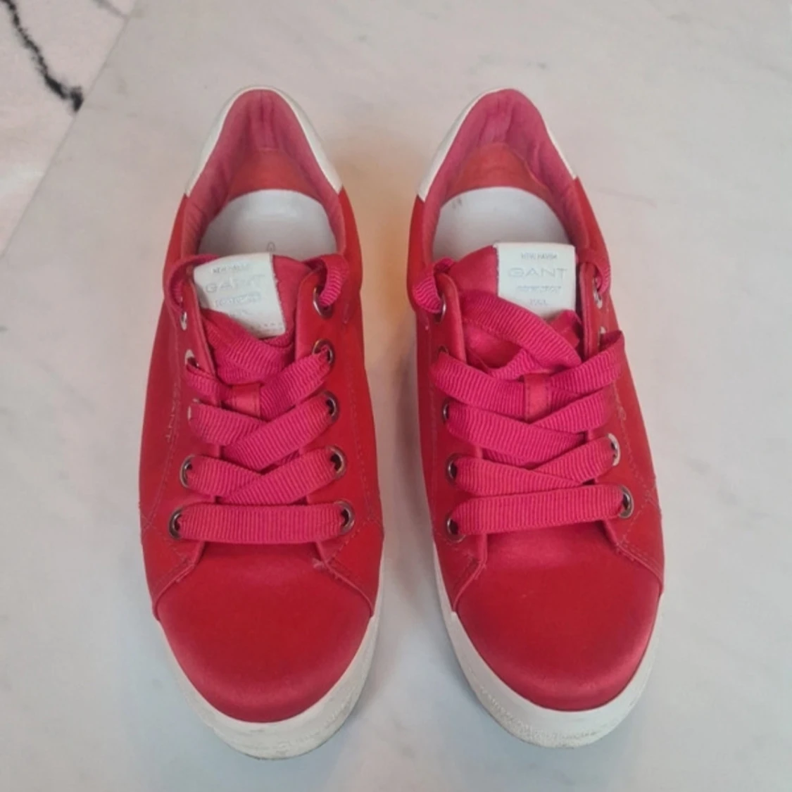 Röda sneakers från Gant