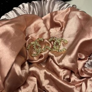 Örhängen  - Rostfritt stål helt nya i obruten förpackning detta är exempel bara 