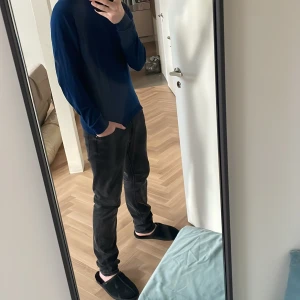 Kashmir tröja  - Tja säljer nu min Kashmir tröja i storlek S, den har inga defekter och är inte använd mycket märket är Adolfo Dominguez