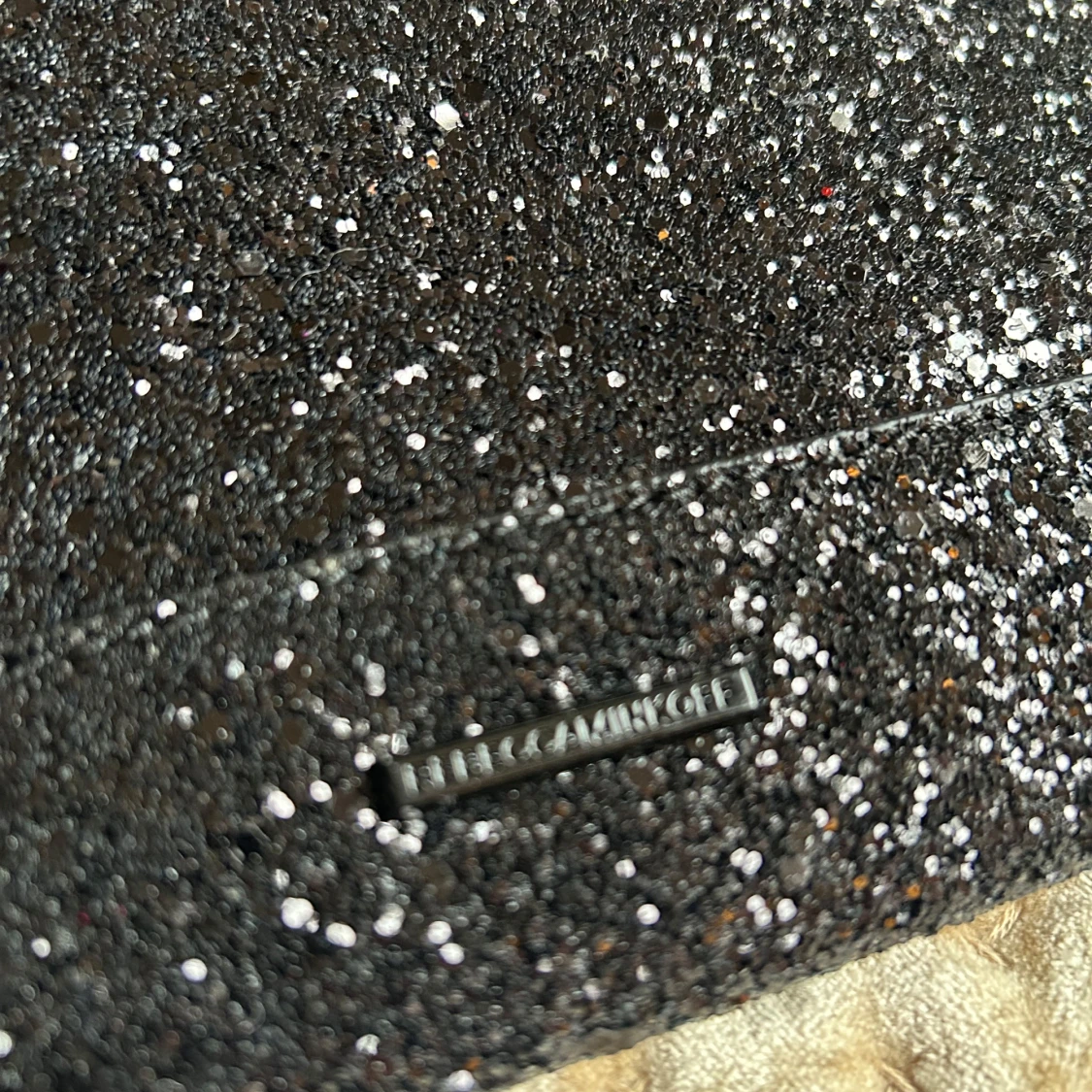 Svart glittrig kuvertväska från Rebecca Minkoff - 3