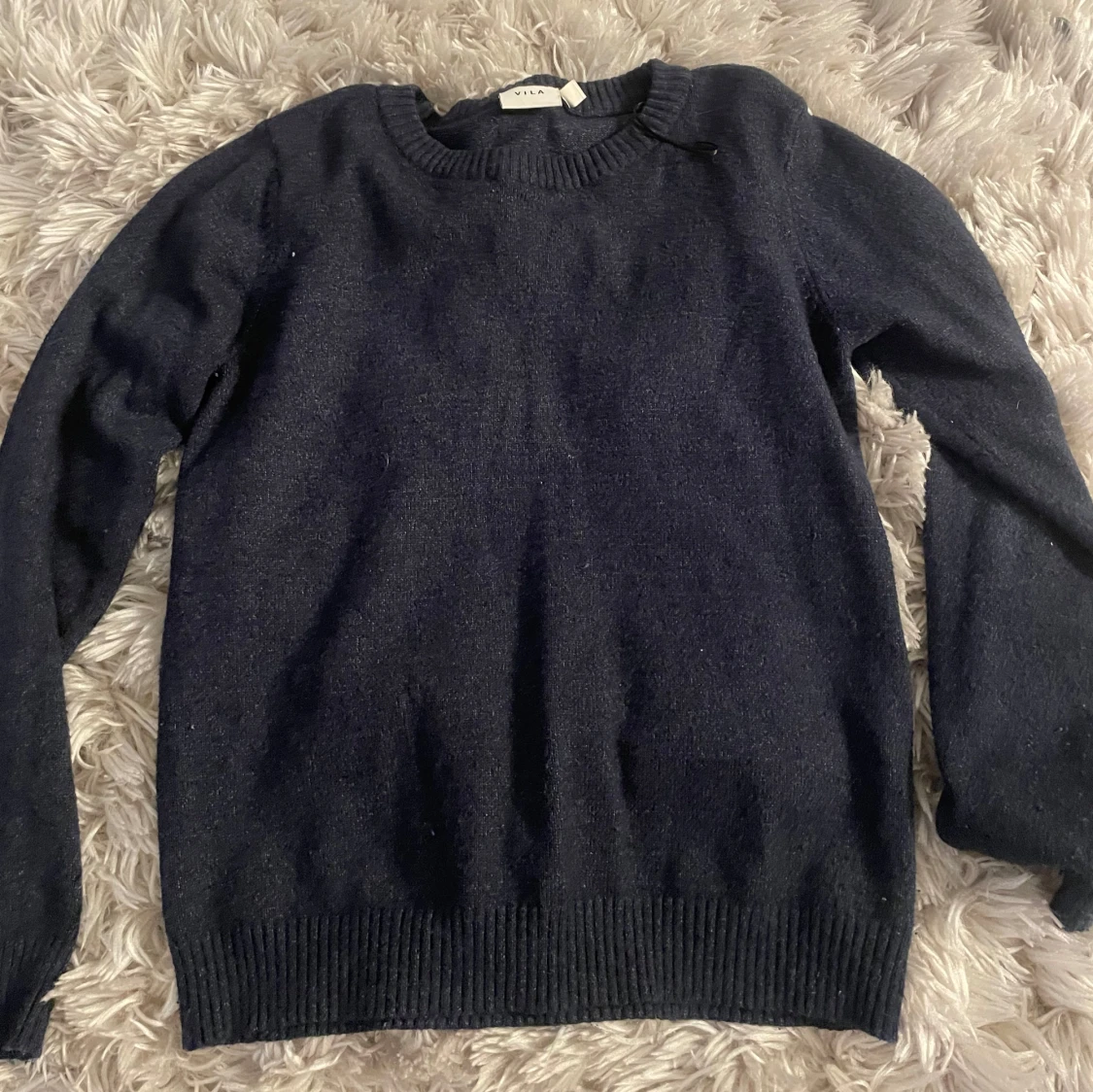 Mörkblå tröja från Vila - 2