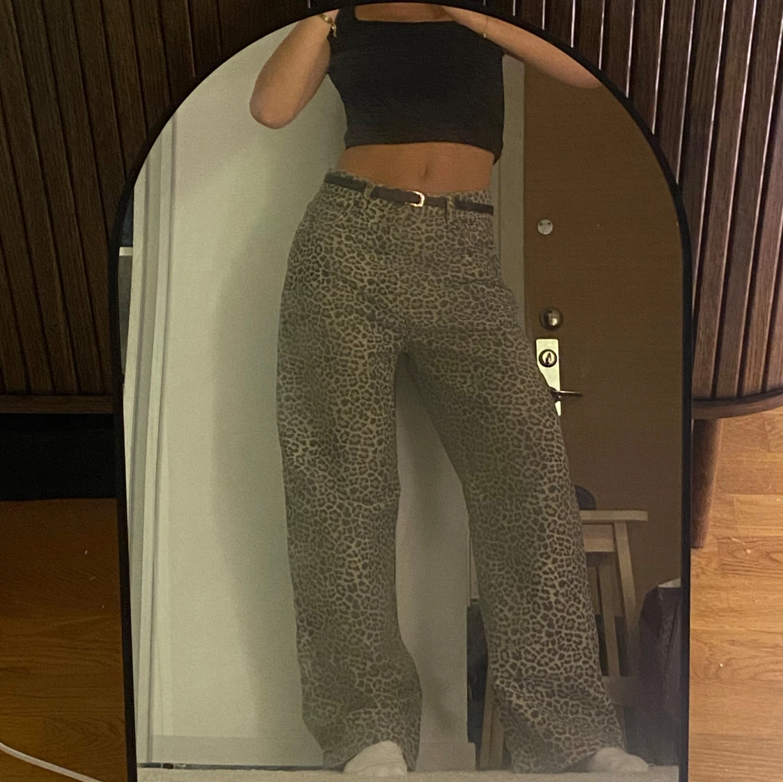 Leopardmönstrade byxor