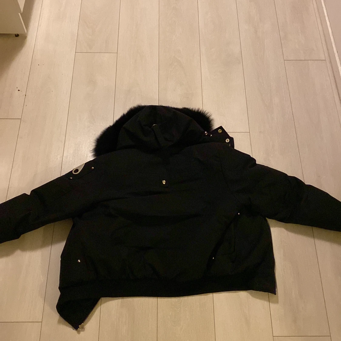 Svart dunjacka från Moose Knuckles - 90