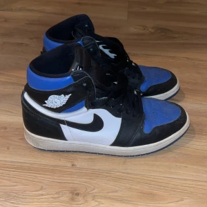 Nike Air Jordans High Royal Toe - Nike Air Jordans High Royal Toe I bra skick.