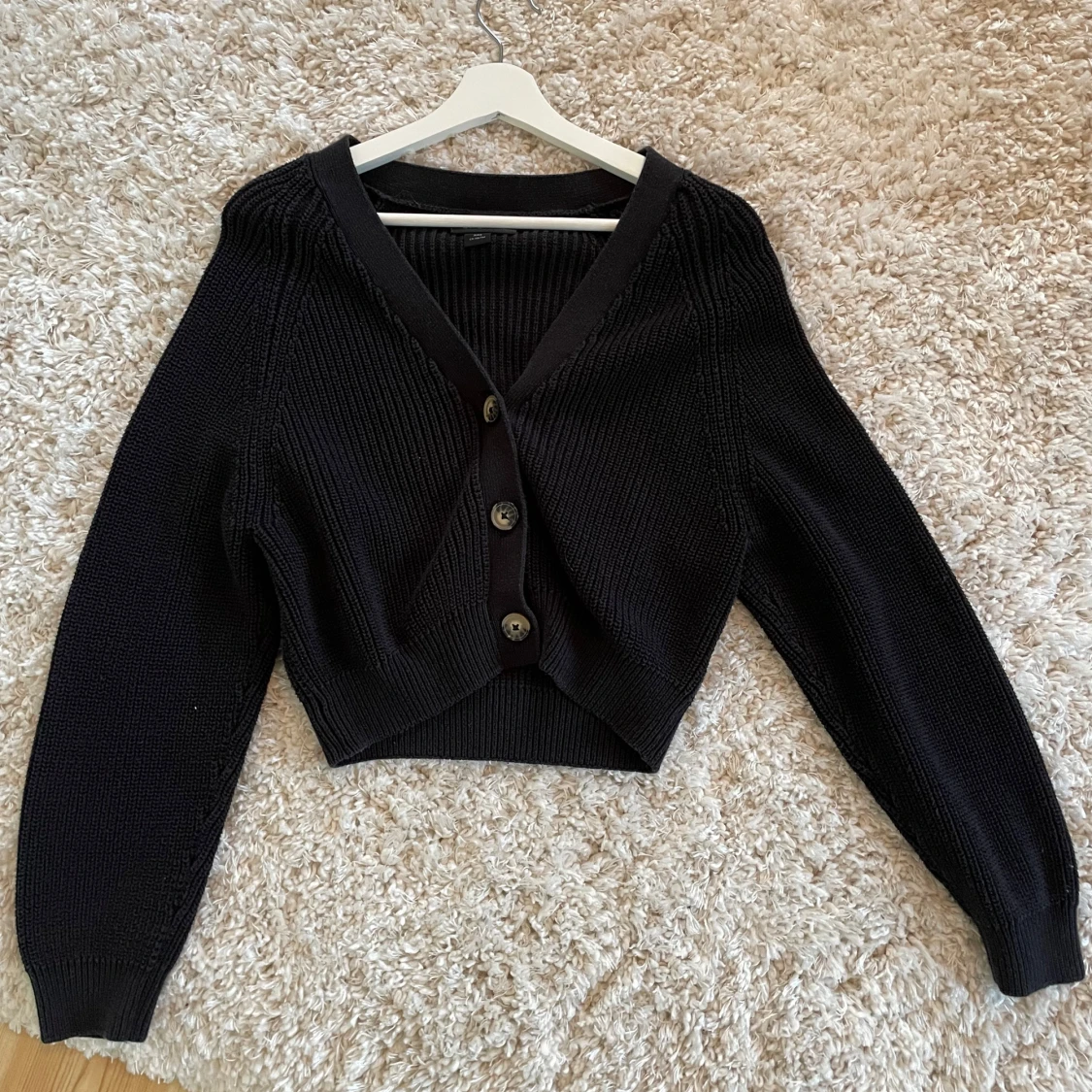 Svart kofta från Monki