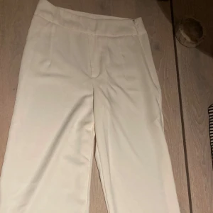 Vita kostymbyxor - Vita kostymbyxor
