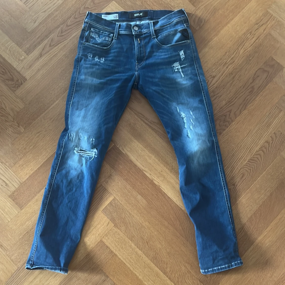 Replay jeans anbass med slitningar