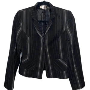 Svart randig kavaj - Snygg svart kavaj med vita ränder 