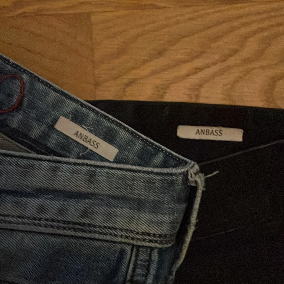 Två par jeans från Replay - 93