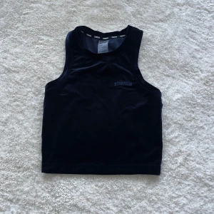 Träningstopp Stronger  - En träningstopp från Stronger i sammet!