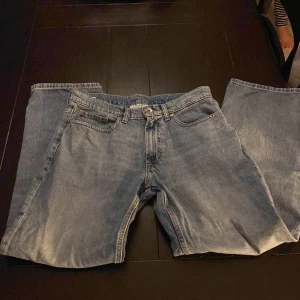 Vailent jeans storlek S - Ett par Vailent jeans som är sparsamt använda utan några som helst defekter. Dem är storlek S och passformen är loose