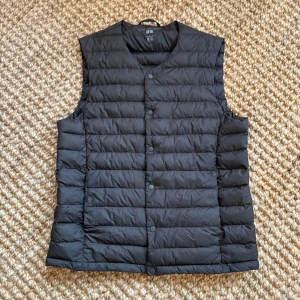 Uniqlo light weight väst  - Nyskick, storlek S 