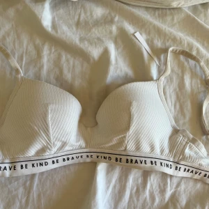 Bh - Säljer denna här bh i push up