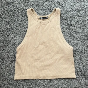 Topp  - Topp/linne från zara, sparsamt använd