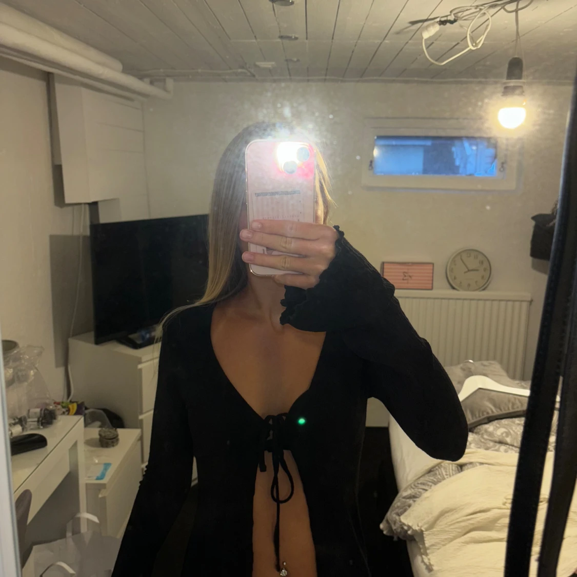 Svart ribbad topp från Bik Bok