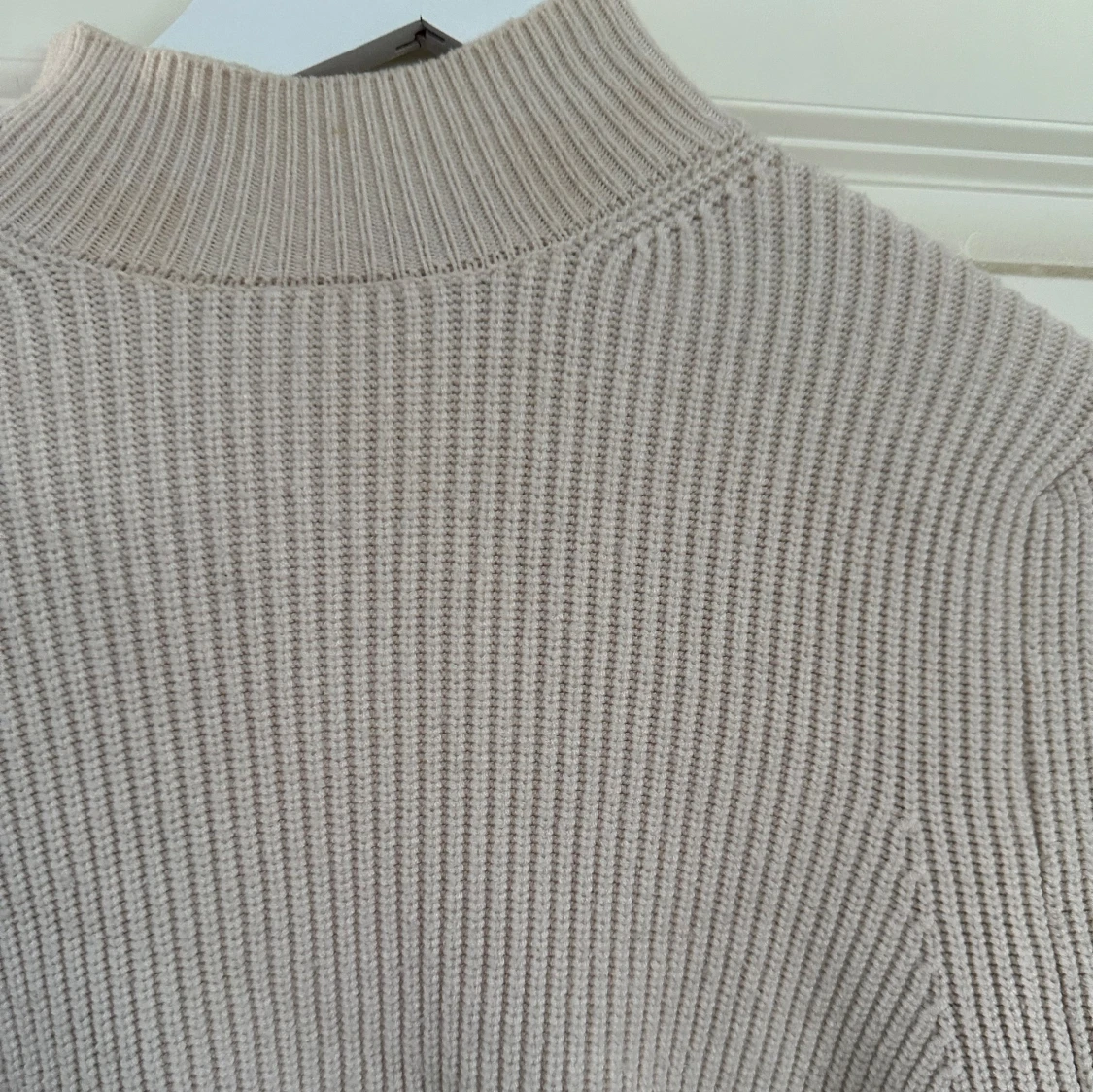 Beige stickad tröja från Zara - 90