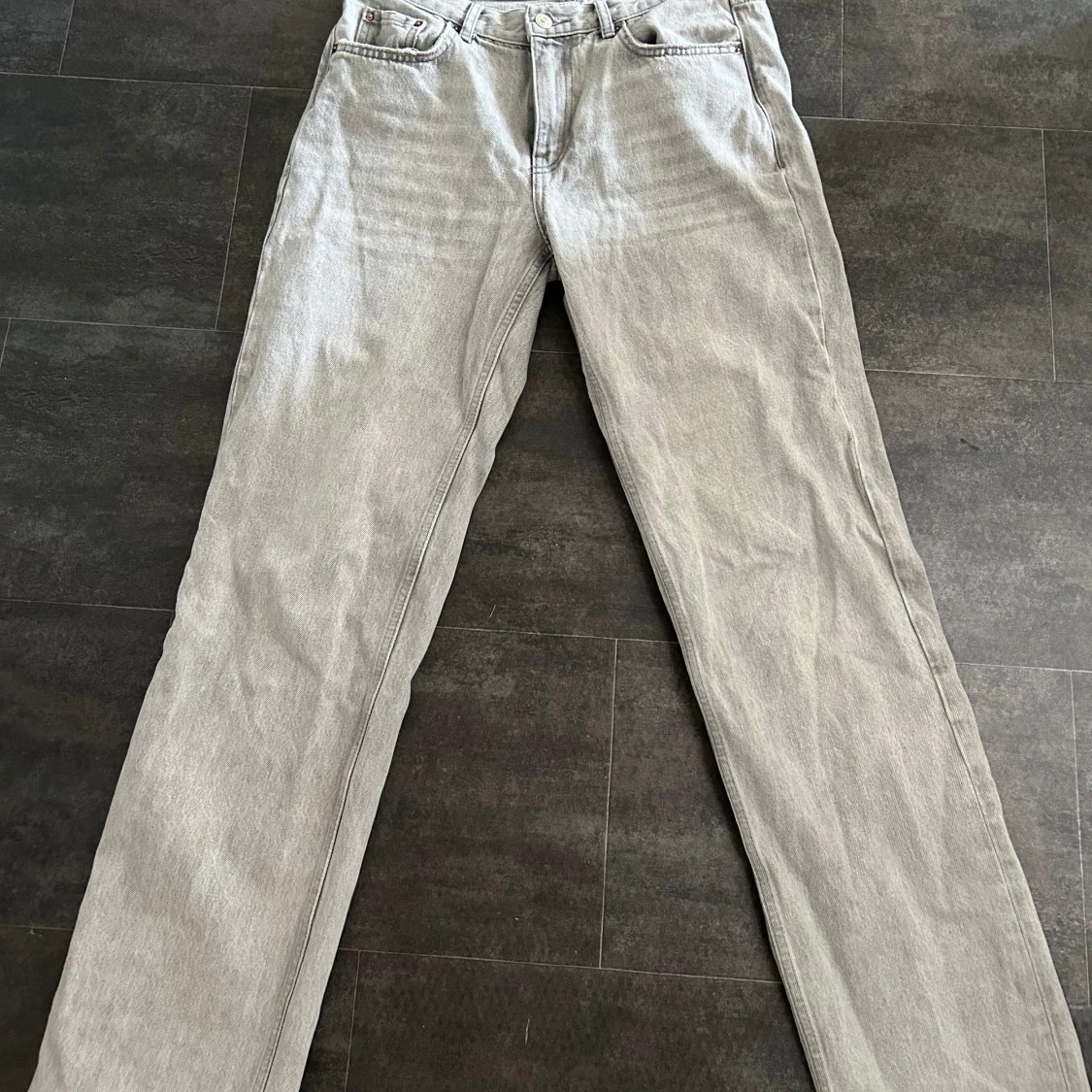 Ljusgrå jeans  - 91