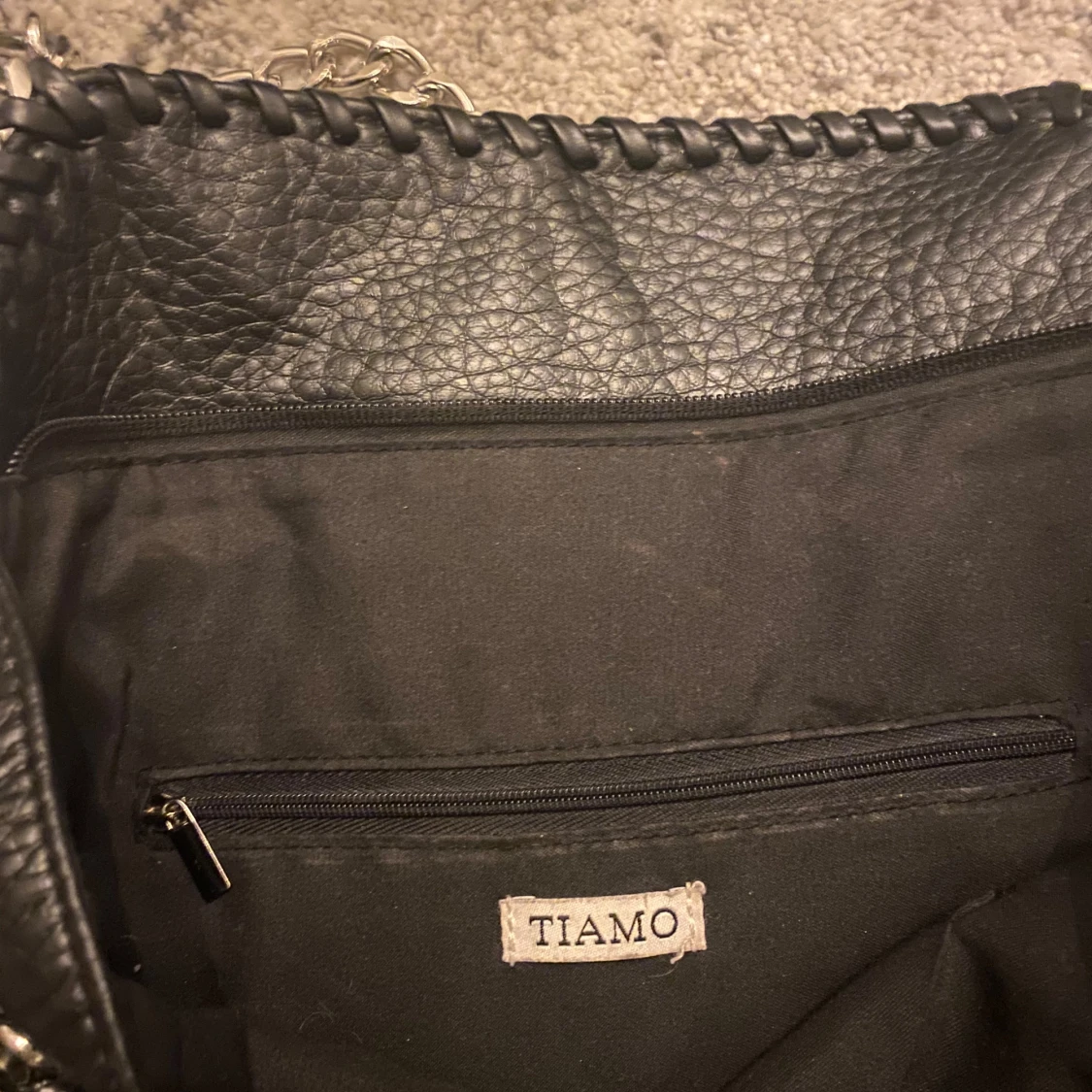 Svart väska  - 90