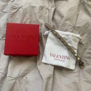 Valentino armband  - Säljer detta valentino armband!🩷 