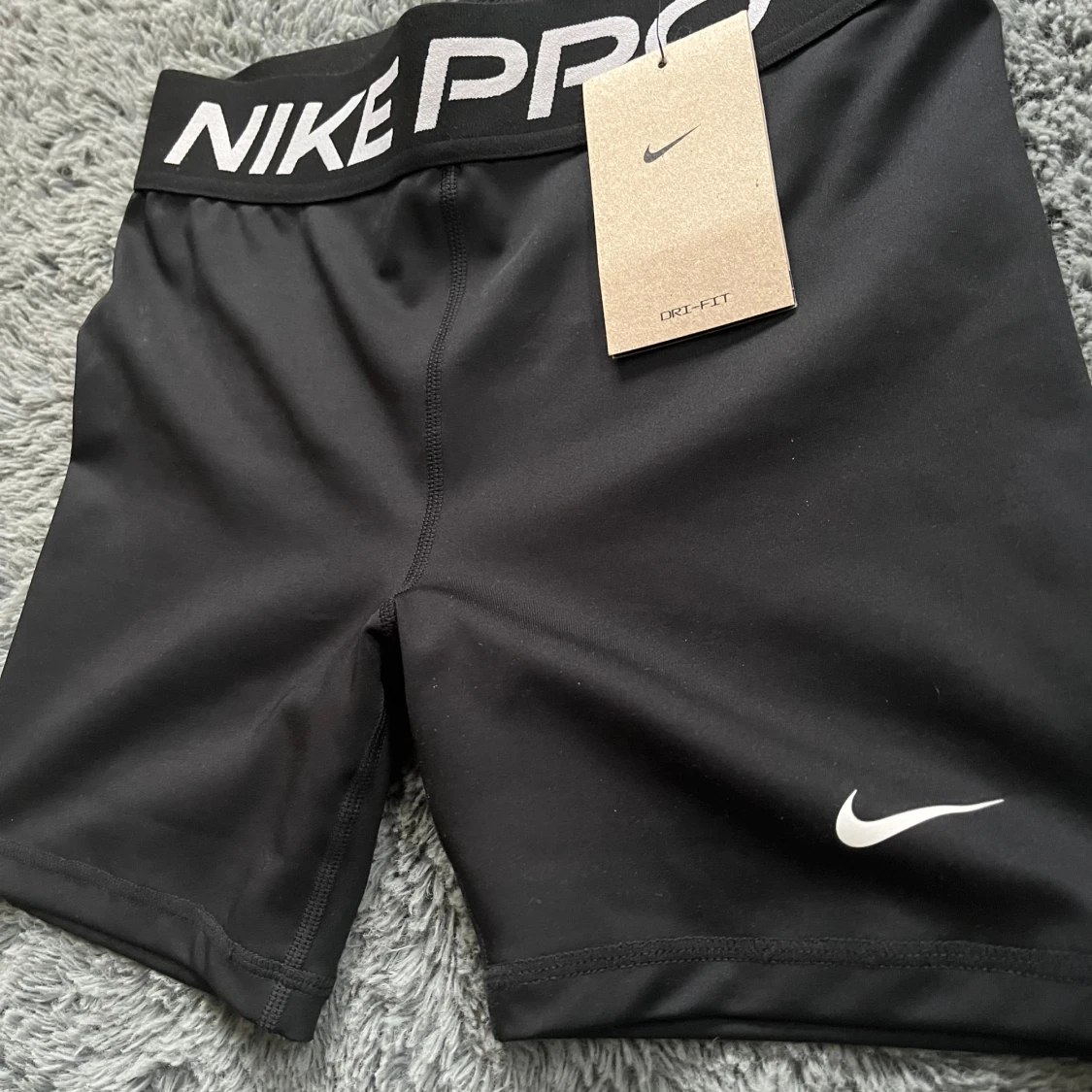 Svarta träningsshorts från Nike Pro - 90
