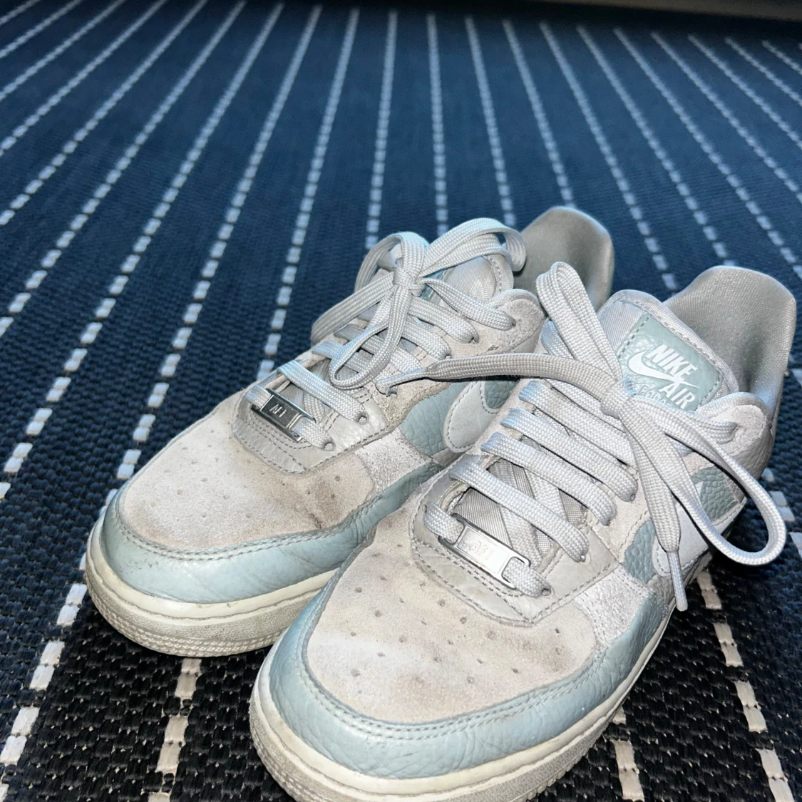 Nike AirForce 1 Be Kind