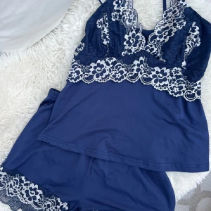 Pyjamasset - Pyjamasset i storlek S som tyvärr aldrig kommit till användning 💙💙