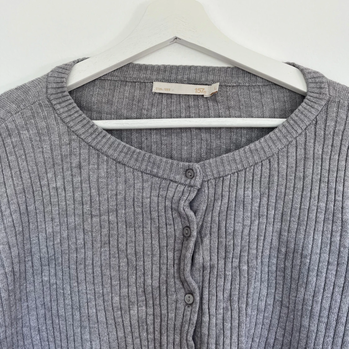 Grå ribbad kofta från Uniqlo - 91