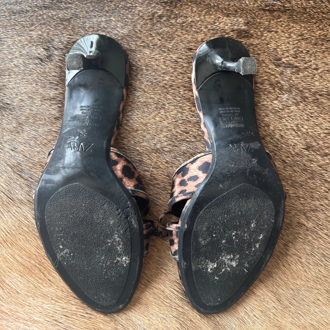 Leopardmönstrade sandaler från Zara - 92