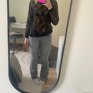 Stickad spets tröja  - Storleken är 44 men jag som har s använder den 🥰