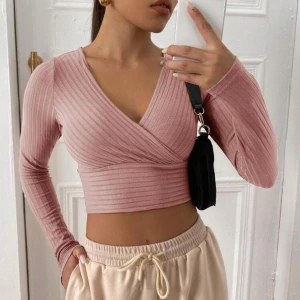 Rosa långärmad tröja - Rosa tröja från Shein i storlek Xs. Köpt för 89 kr💕