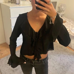 Blus - Superfin blus som tyvärr inte kommer till användning längre🥲 Kolla bion innan du köper❣️