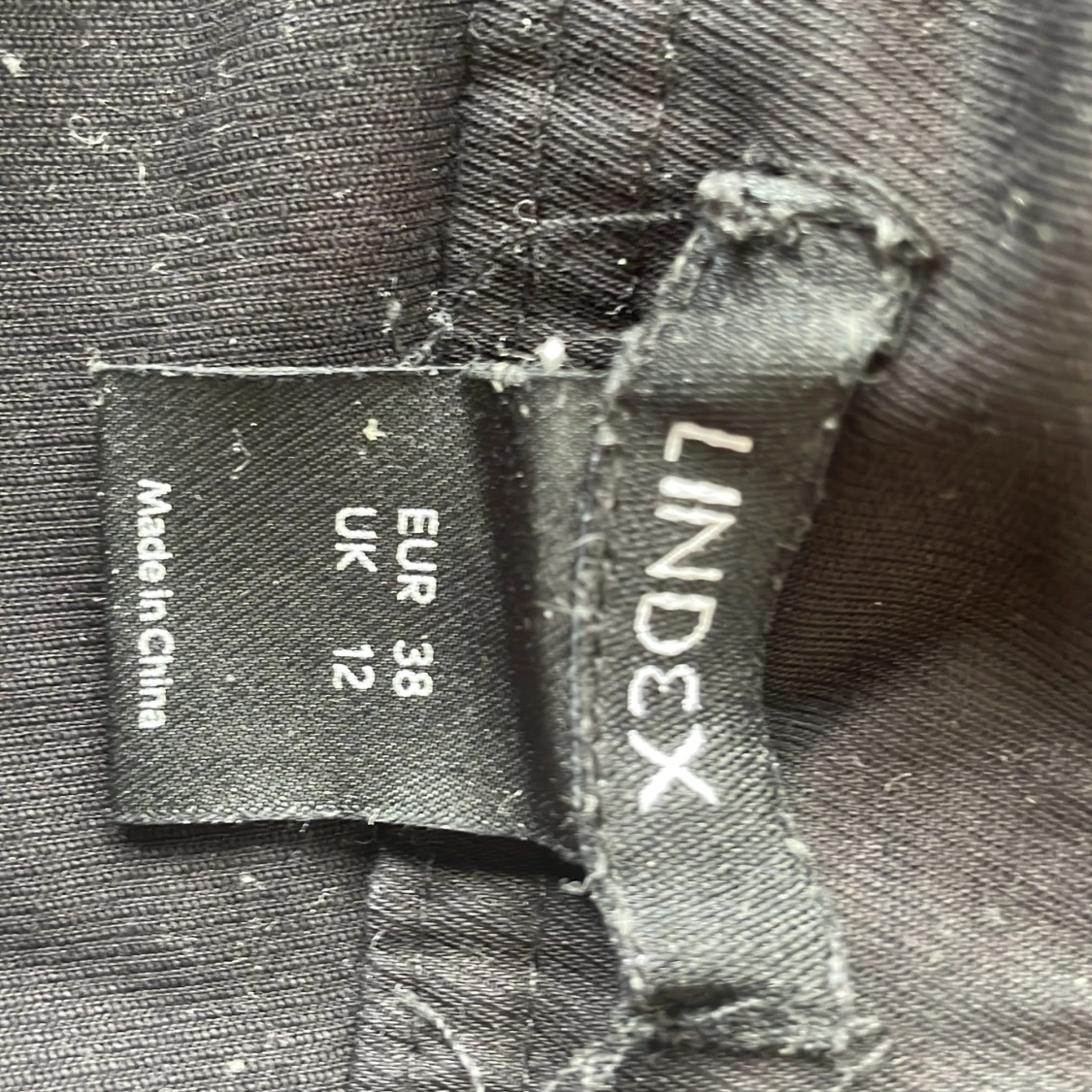 Svart kjol från Lindex - 92