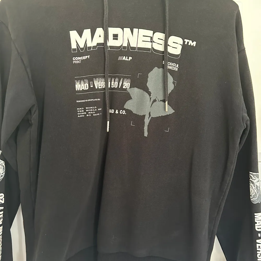 Köpt på Madlady Nypris runt 700kr. Hoodies.