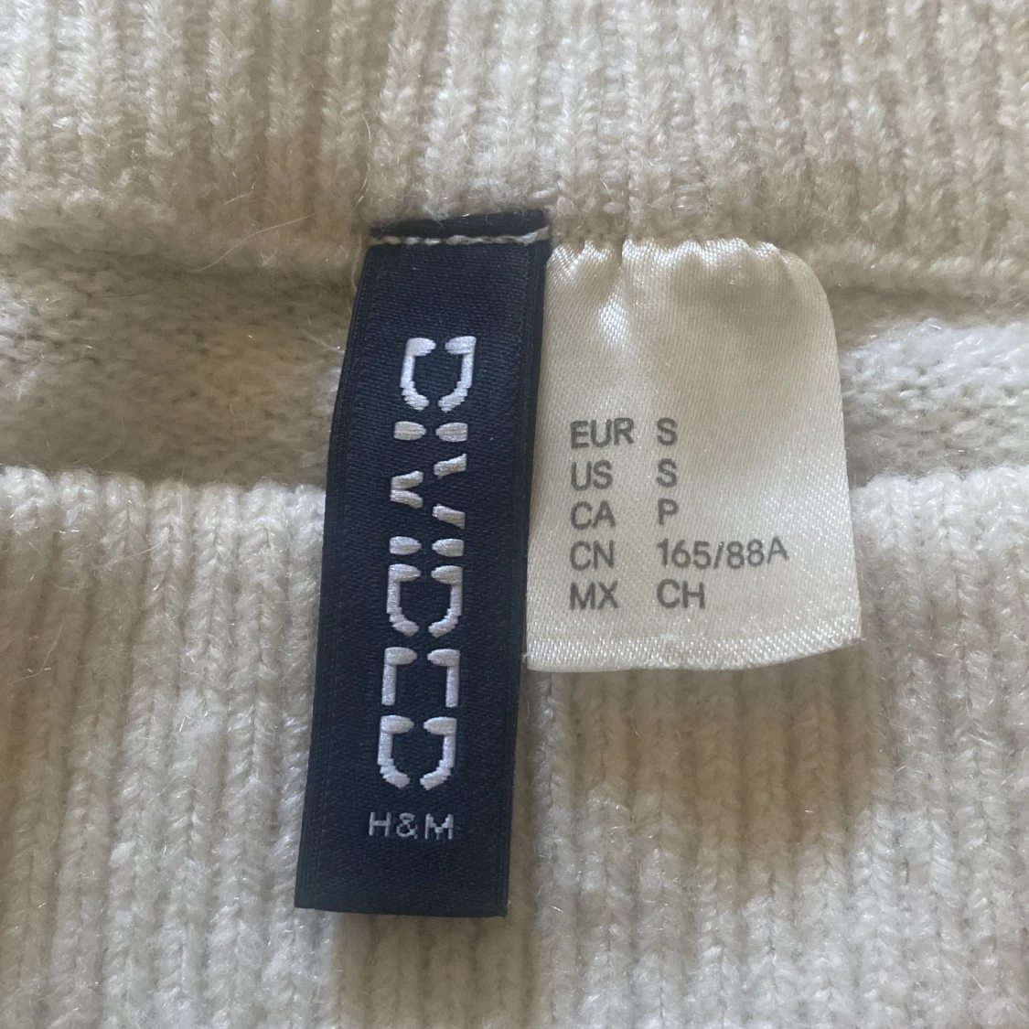 Vit axeltröja från HM i storlek xs-s 59 kr + frakt - 91