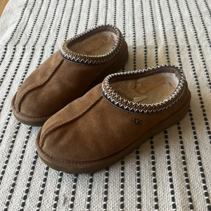 Ugg Tasman  - Trendiga skor, använda ett fåtal gånger! 