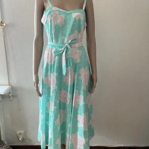 Retro vintage rockabilly 40-tal 50-tal 60-tal klänning - Inget att anmärka på 