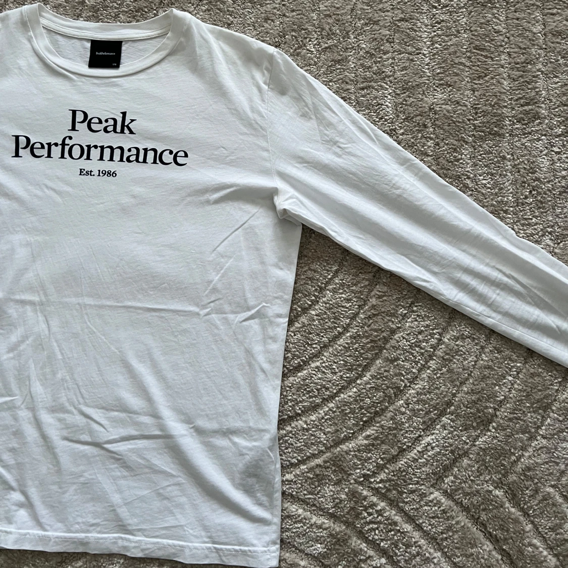 Vit långärmad tröja från Peak Performance - 92