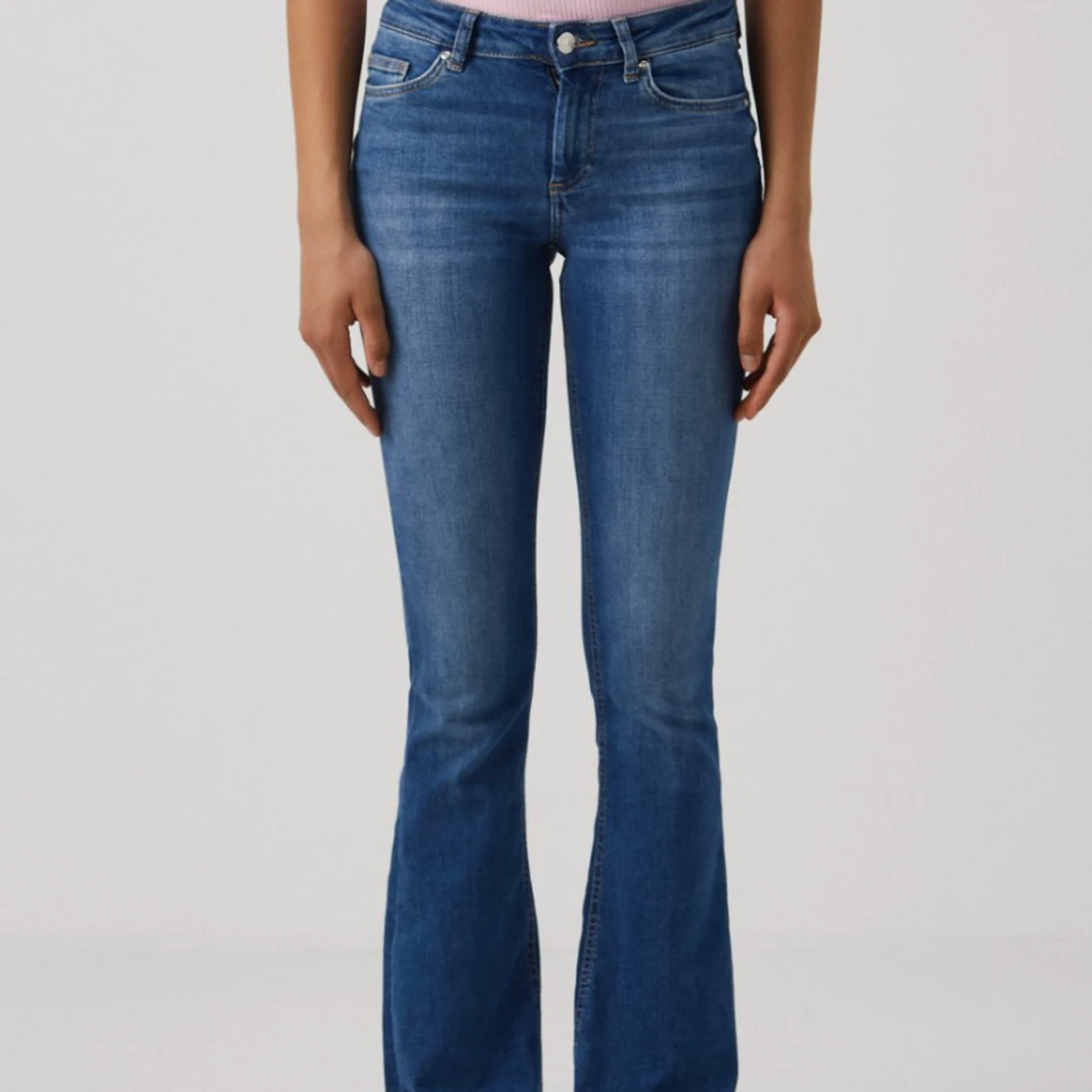 Blå bootcut jeans från ONLY - 91