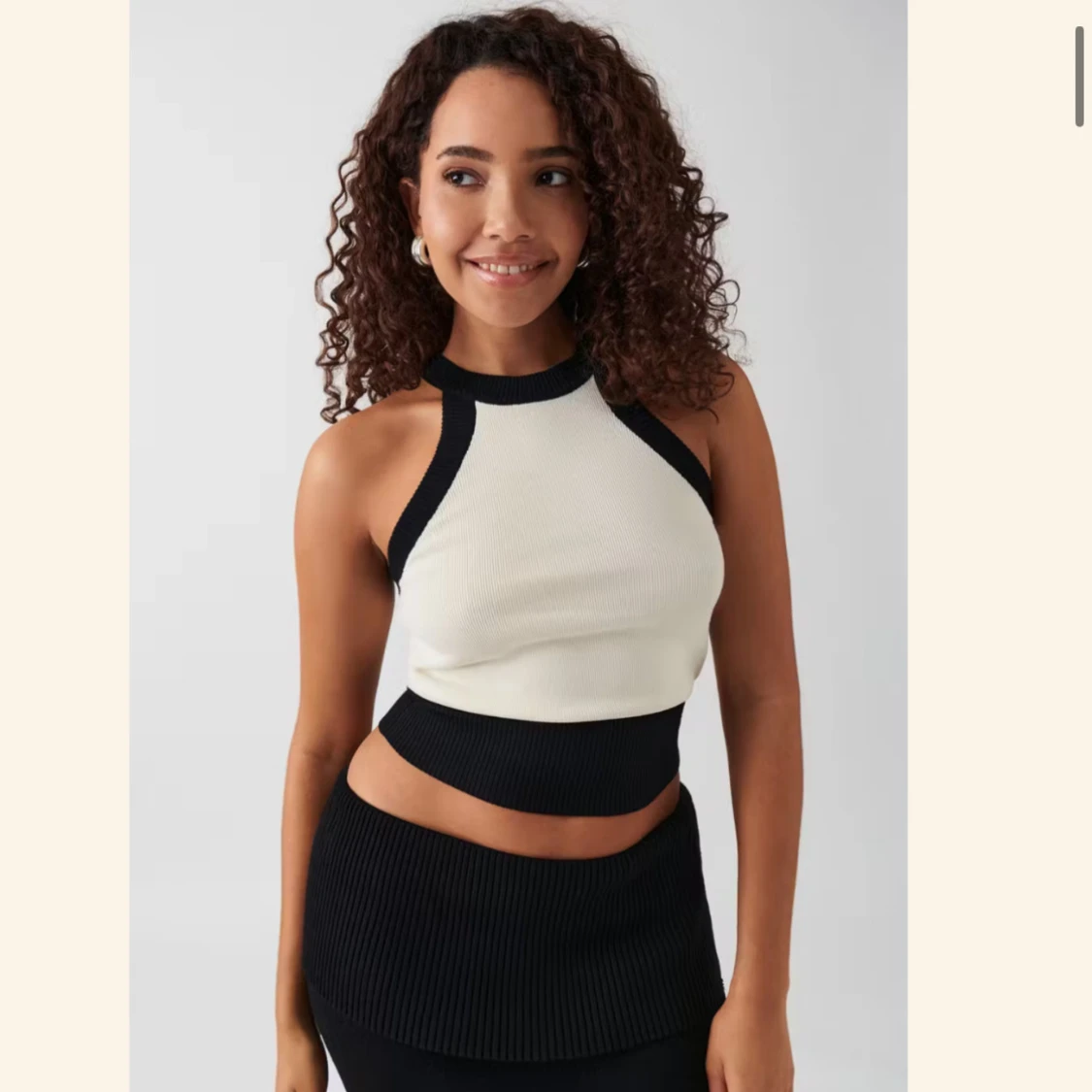 Vit och svart ribbad linnetopp - 90