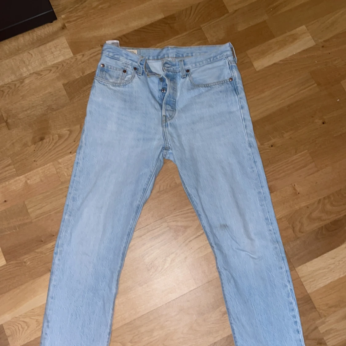 Ljusblå jeansbyxor från Levis - 91