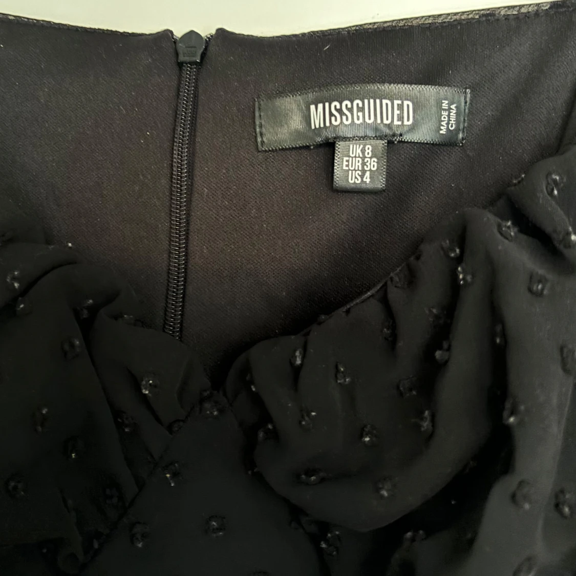 Svart klänning - 92