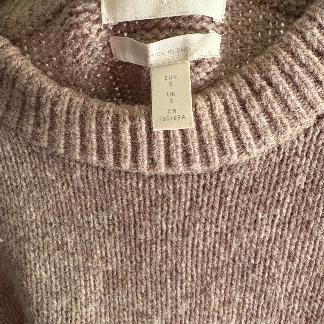 Beige stickad tröja - 91