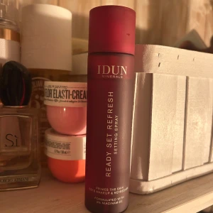 Idun setting spray - Säljer för jag har en annan setting spray💖
