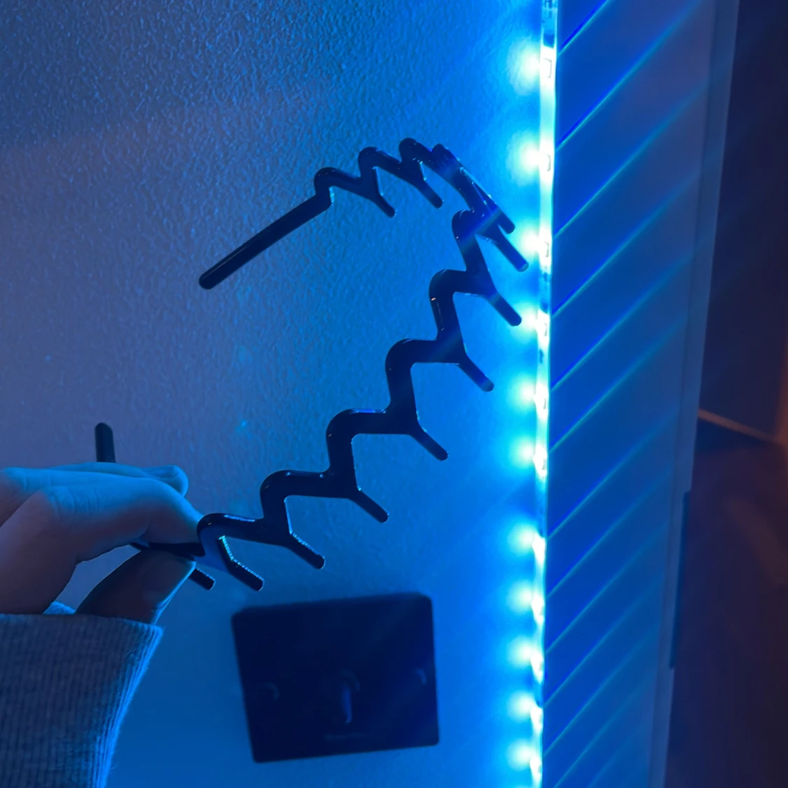 Svart diadem med zigzag-design - 90