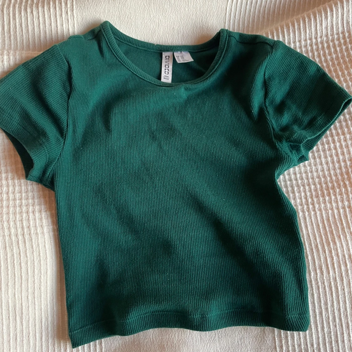 Grön croppad topp från H&M Divided - 1