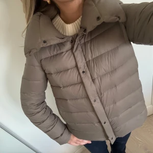 Dunjacka - Sjukt fin jacka från Mango💕 storlek M men sitter bra på mig som normalt har xs/s